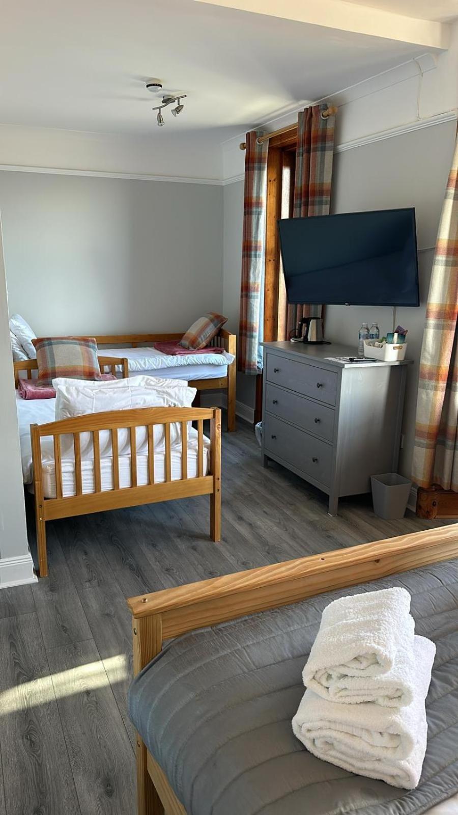 The Cairns Leven Hotel Leven  ภายนอก รูปภาพ